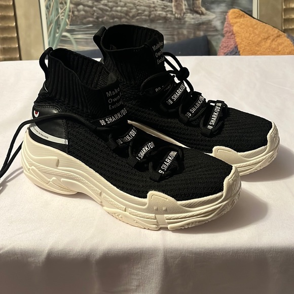 DB Shark/DB Sneakers! - Picture 1 of 6